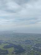 到了，酒店还是个电竞房（俩主机，但没屏幕