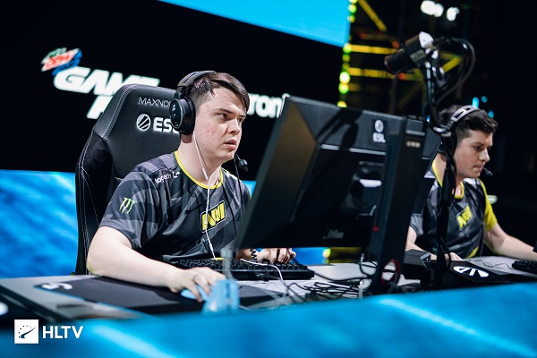 carry还是图二关键的1v3扭转战局,electronic今日表现无可置疑的关键