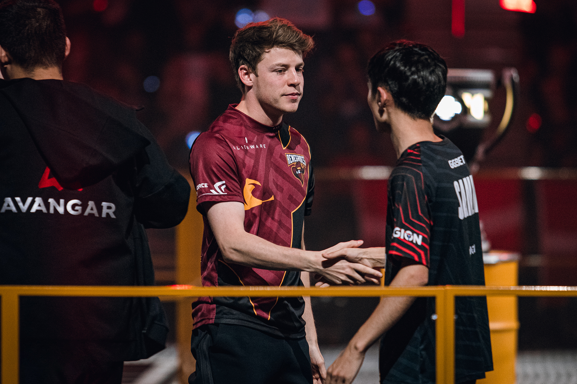 既是选手,大部分也和我们一样是热爱饰品的玩家,作为csgo最顶尖的大神