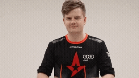 既是选手,大部分也和我们一样是热爱饰品的玩家,作为csgo最顶尖的大神