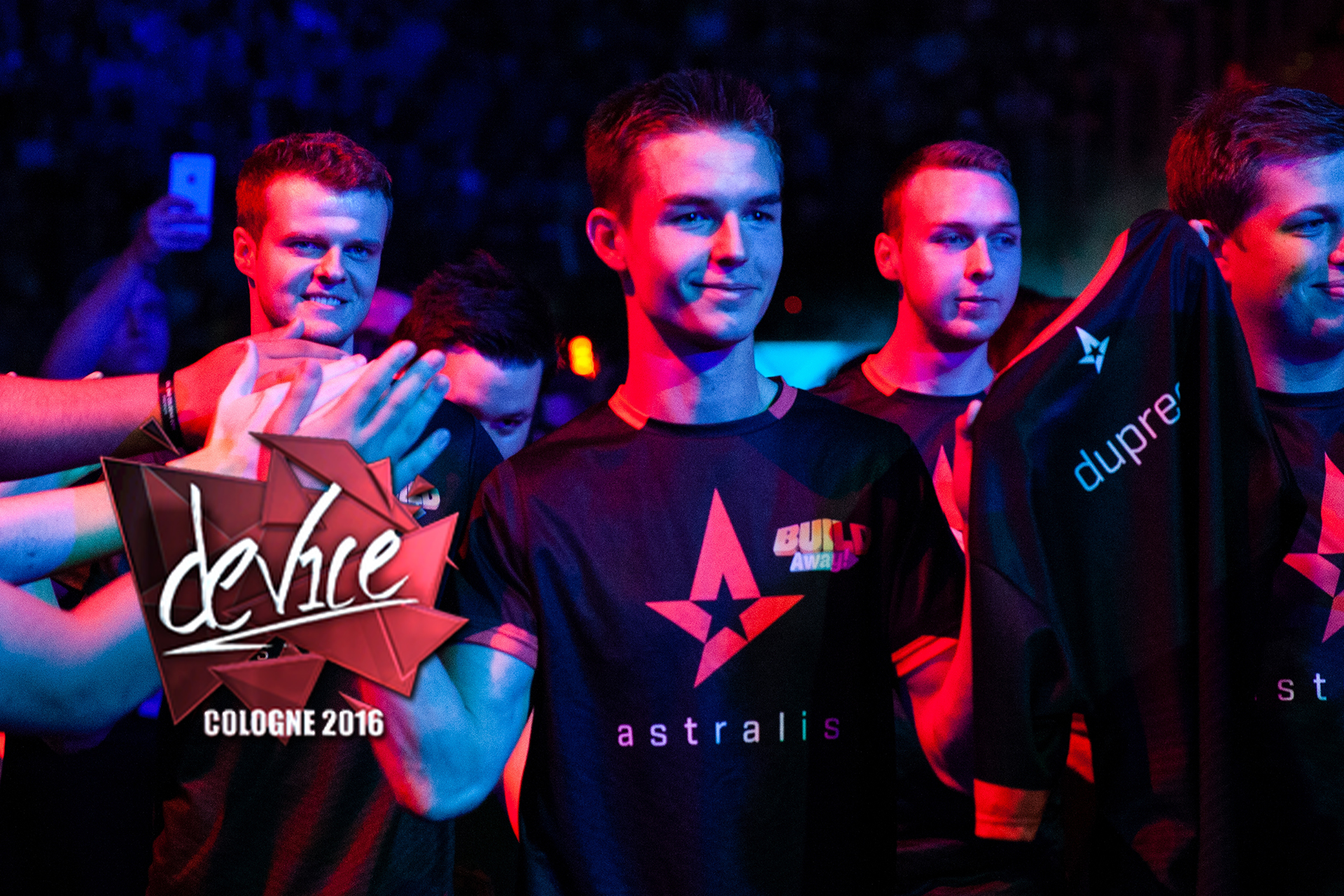 在2016年,device完美的适应了自己的角色,并在年底的ecs s2上获得了他