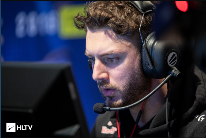 从g2出走后的jackz加入到法国老牌战队heet中,这支战队一直活跃于次级