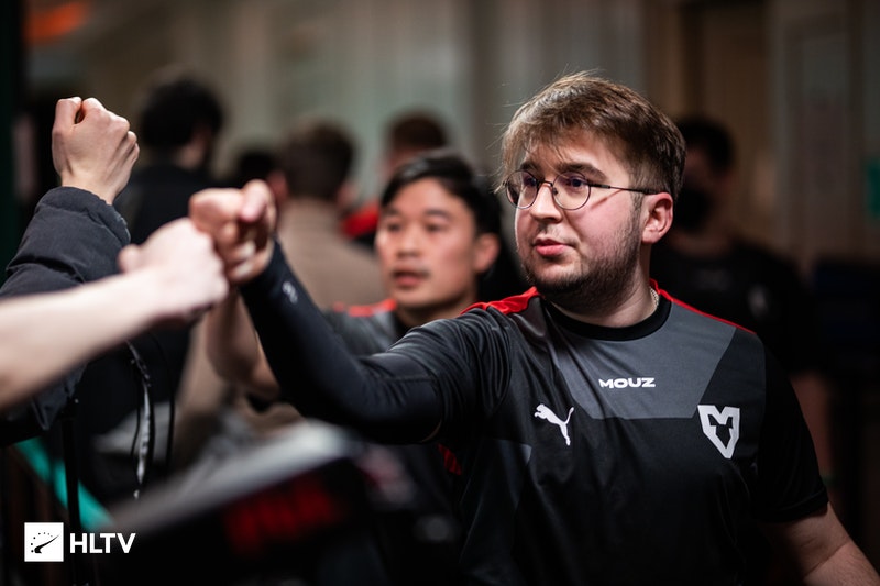 sycrone访谈torzsi是非常积极主动的选手