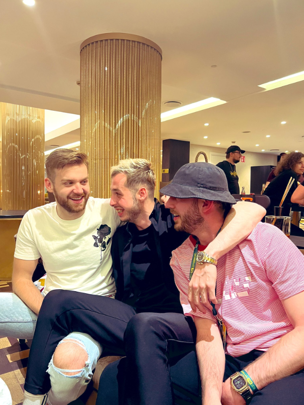 端,称巴西观众就是臭狗屎自从英国解说thorin在推特发文贬低fallen后