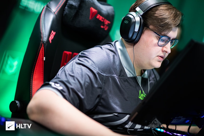 og官宣将niko下放至预备队